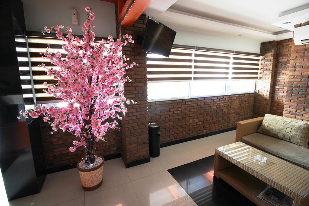 Amaliun Hotel Medan Exterior foto