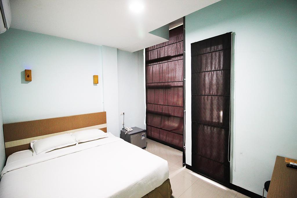Amaliun Hotel Medan Exterior foto